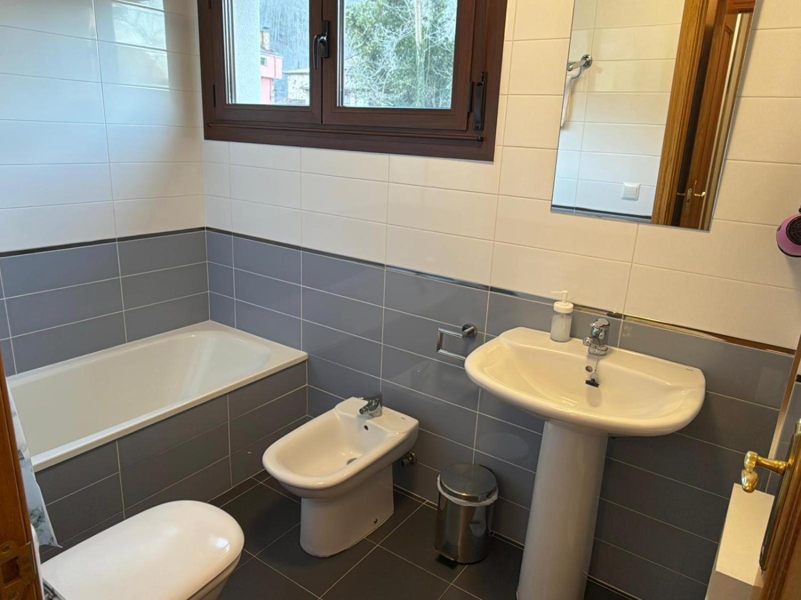 Apartamentos El Caxigu Arenas De Cabrales Ngoại thất bức ảnh
