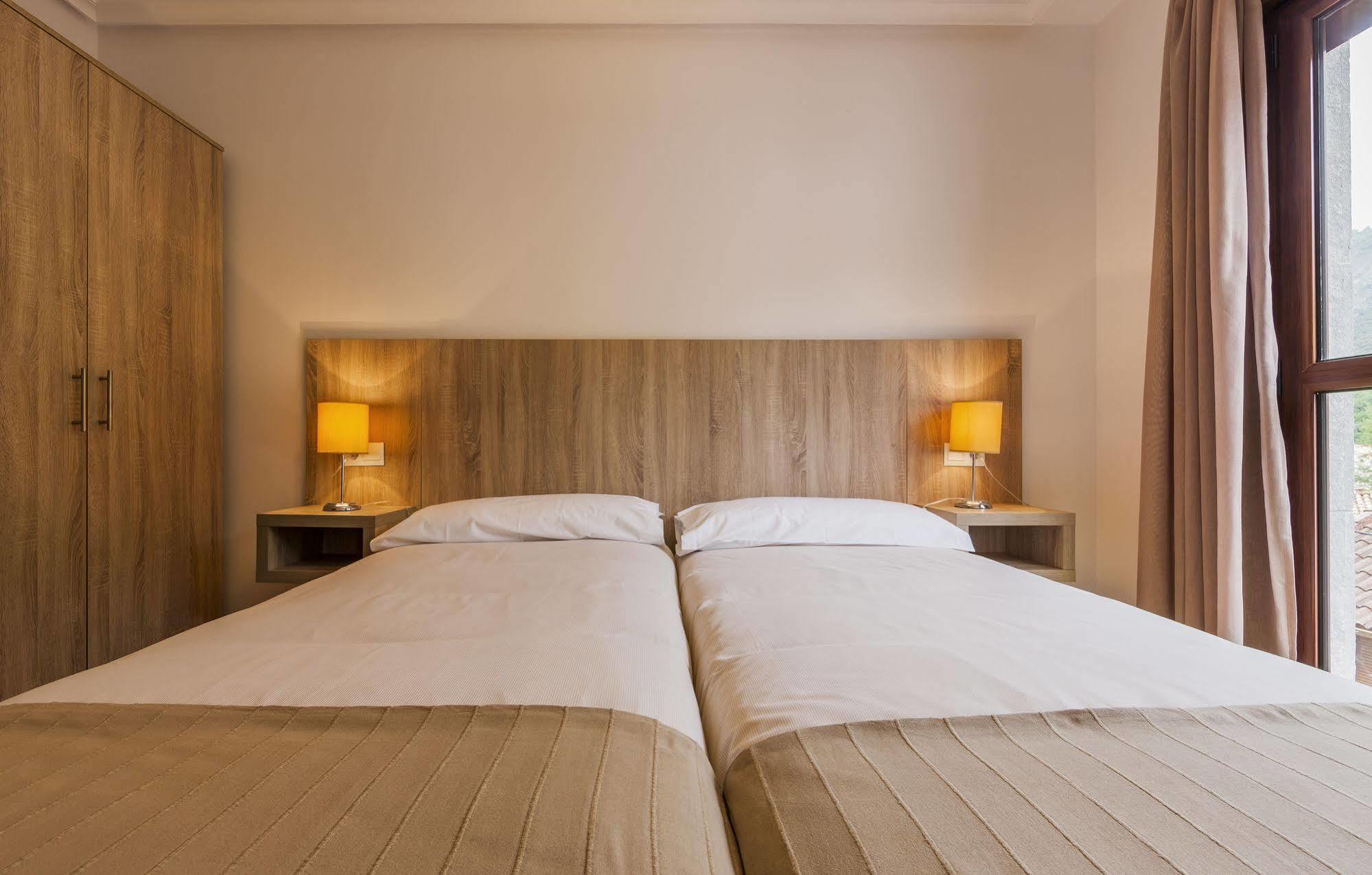 Apartamentos El Caxigu Arenas De Cabrales Ngoại thất bức ảnh